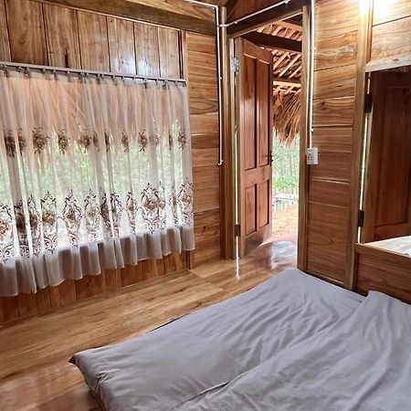 Na Tue An-Homestay 81 Vo Van Kiet トゥエンクアン エクステリア 写真